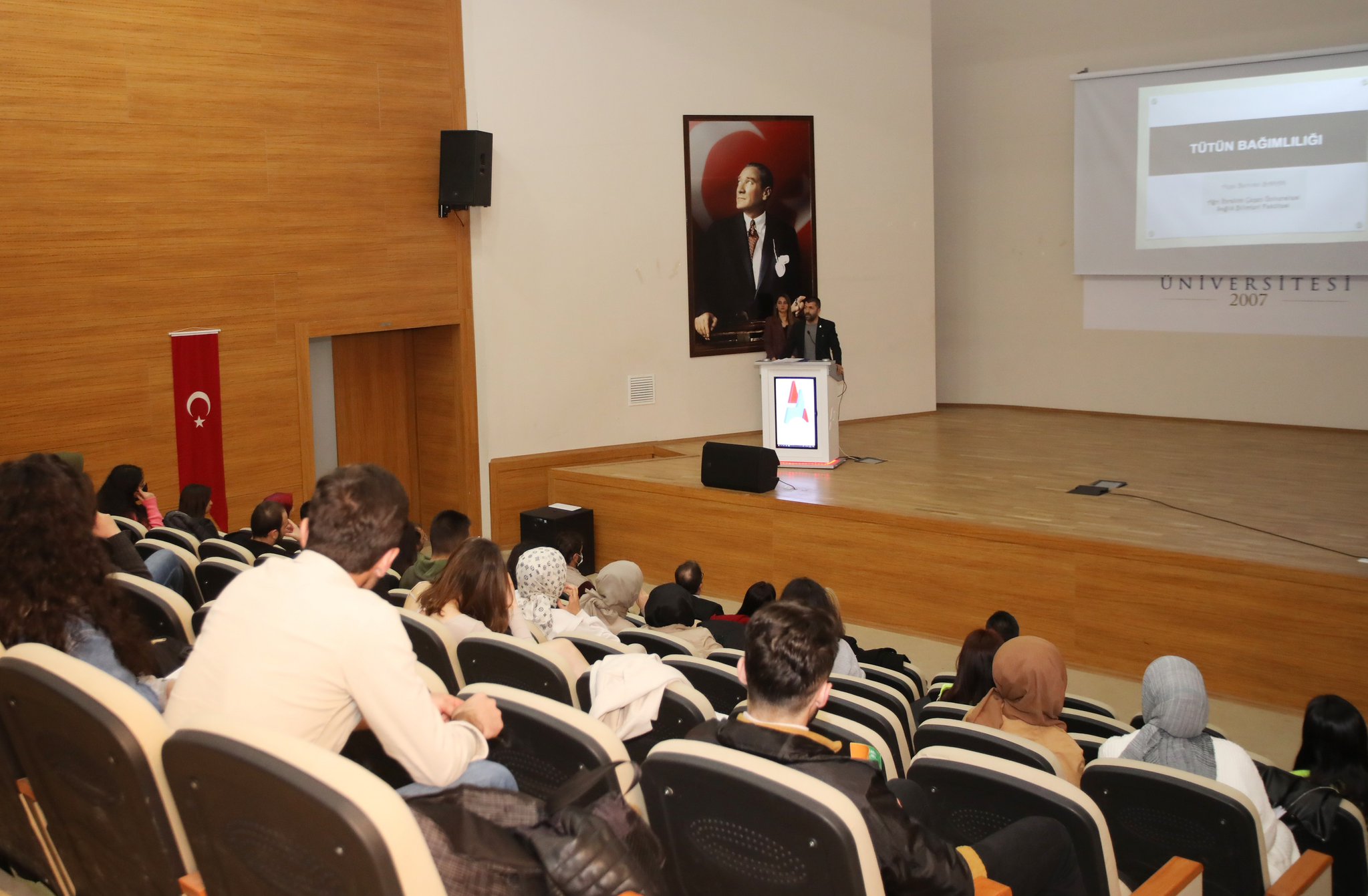 AİÇÜ’de “Tütün Bağımlılığı” Konferansı Düzenlendi