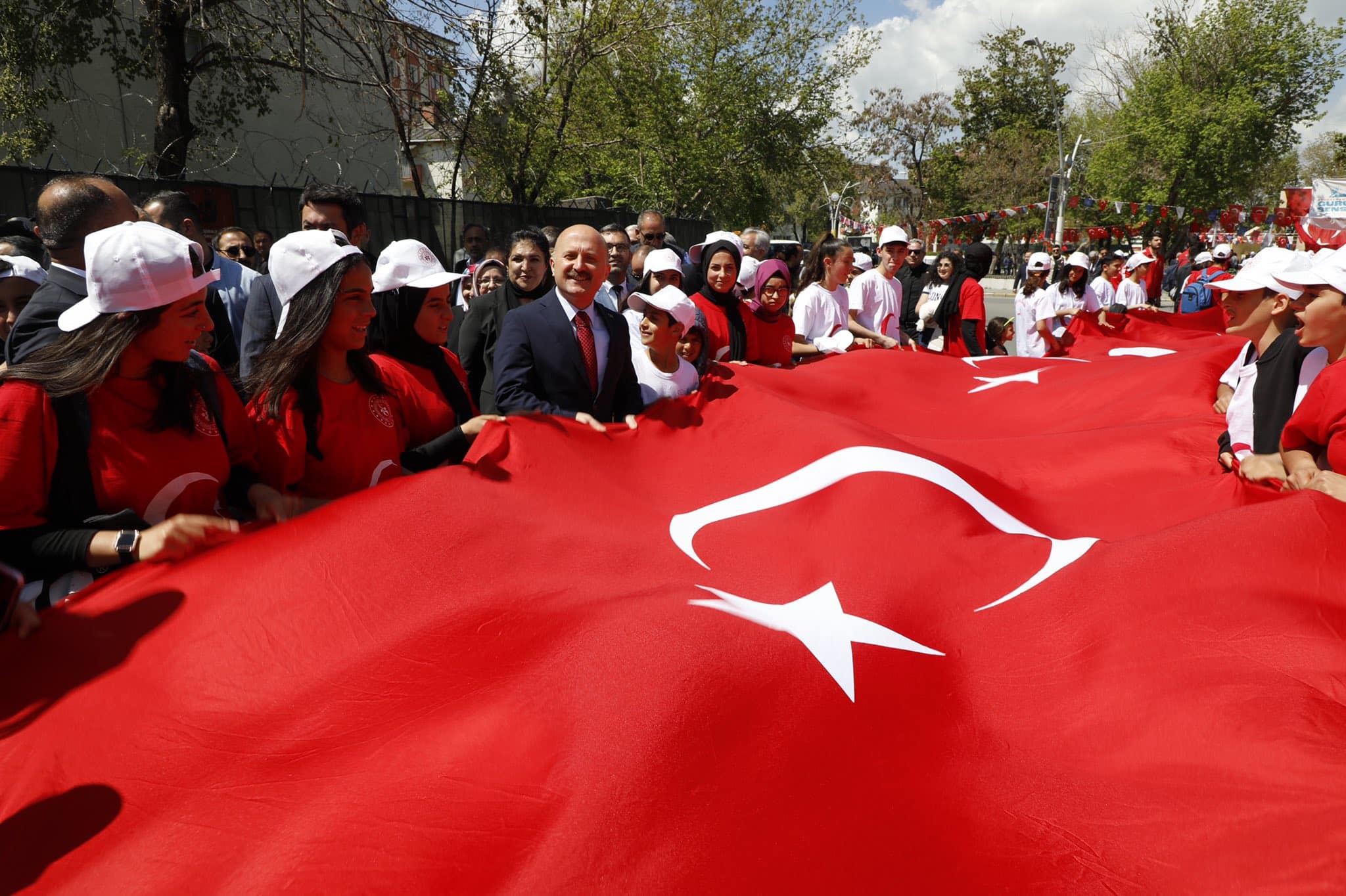 Ağrı’da, 19 Mayıs Atatürk’ü Anma, Gençlik ve Spor Bayramı Coşkuyla Kutlandı