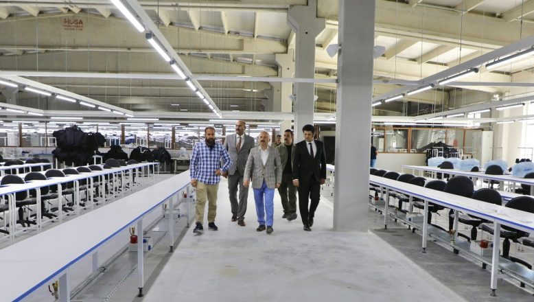 Ağrı Valisi Dr. Varol, Ret Grup Tekstil’i Ziyaret Etti