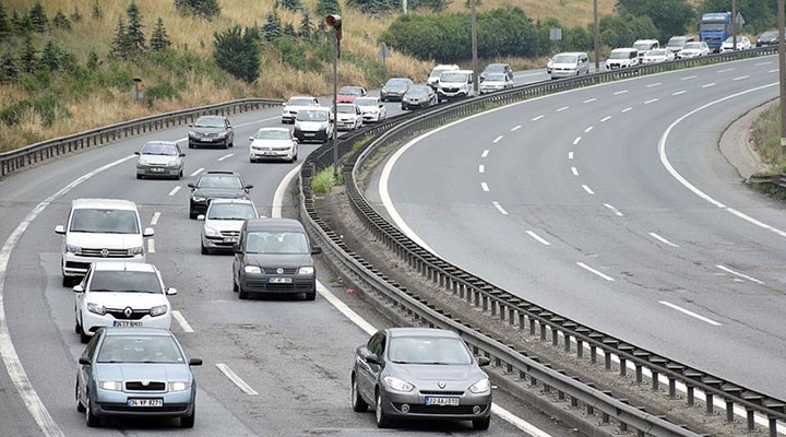 Otoyollarda hız limiti yükseltildi!