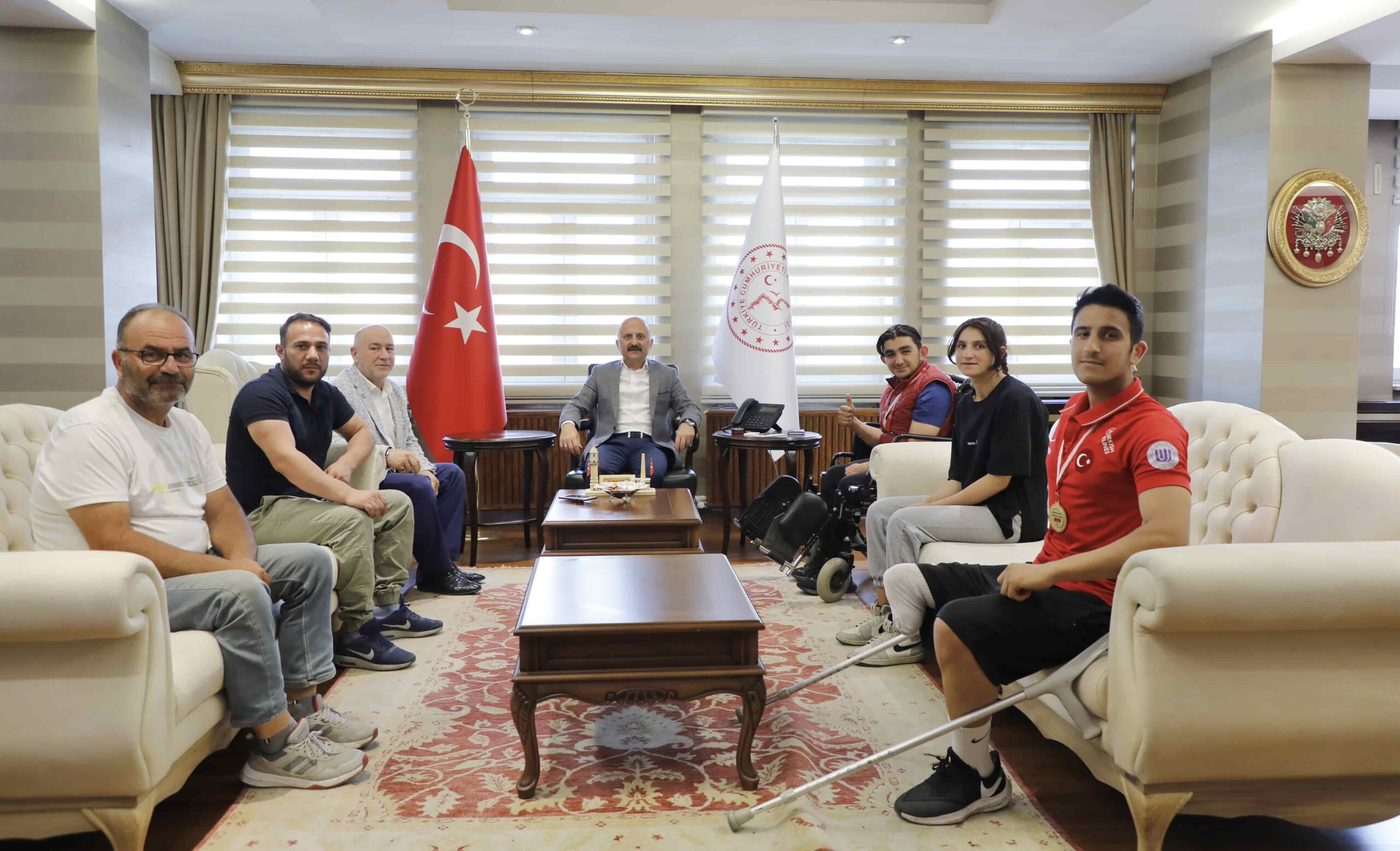 Ağrılı Özel Sporcular Vali Dr. Varol’u Ziyaret Etti