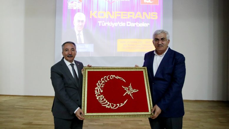 AİÇÜ’de “Türkiye’de Darbeler” Konferansı Gerçekleştirildi