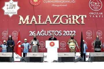 AİÇÜ 1071 Malazgirt Zaferi Kutlamalarına Katıldı