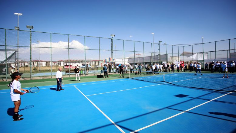 AİÇÜ, Geleneksel 2. Ağrı Dağı Tenis Turnuvasına Ev Sahipliği Yapıyor