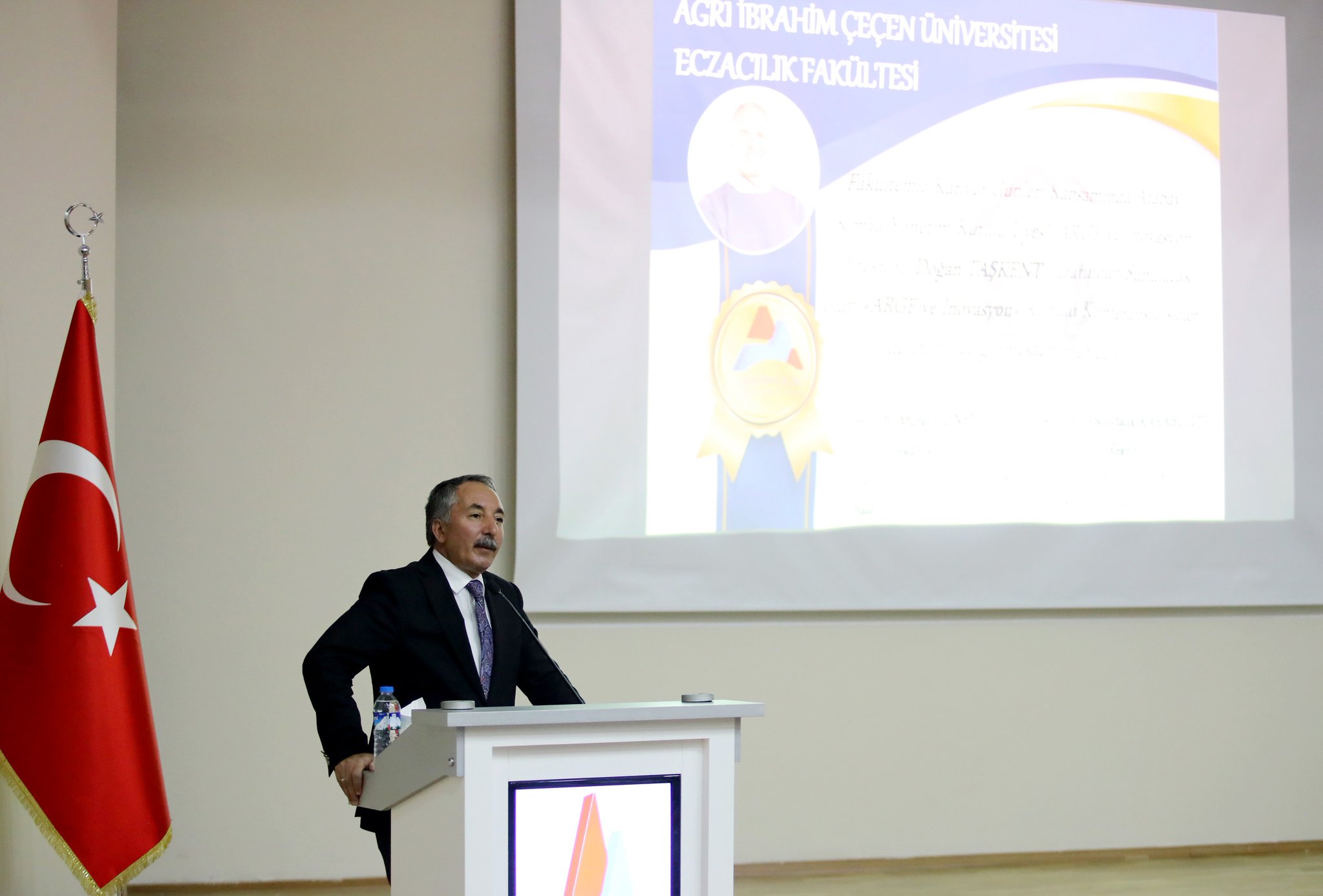 AİÇÜ’de “AR-GE ve İnovasyon Konferansı” Düzenlendi