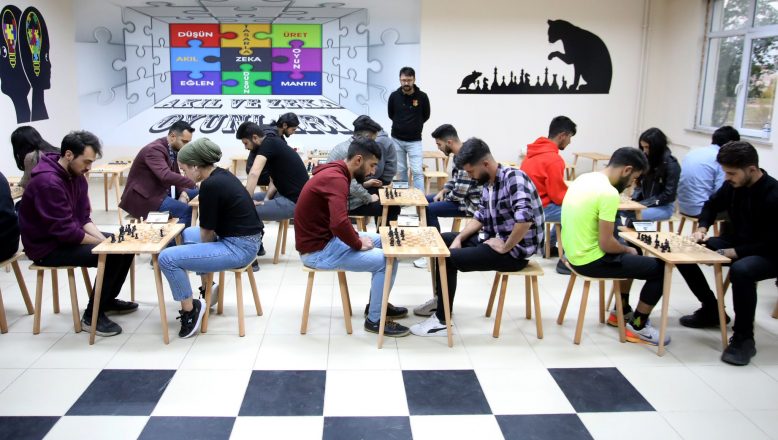 AİÇÜ’de “I. Geleneksel Hızlı Satranç Turnuvası” Gerçekleştirildi