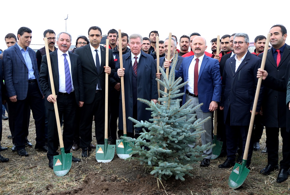 AİÇÜ’de “Türkiye Yüzyılına Nefes” Fidan Dikimi Gerçekleştirildi