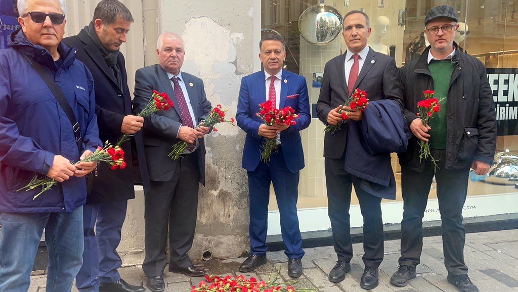 KGK üyeleri İstiklal’de terörü lanetledi!