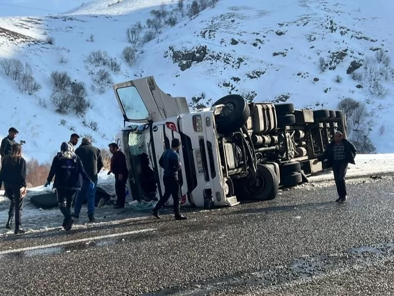 Eleşkirt’teki trafik kazasında 2 kişi ağır yaralandı!