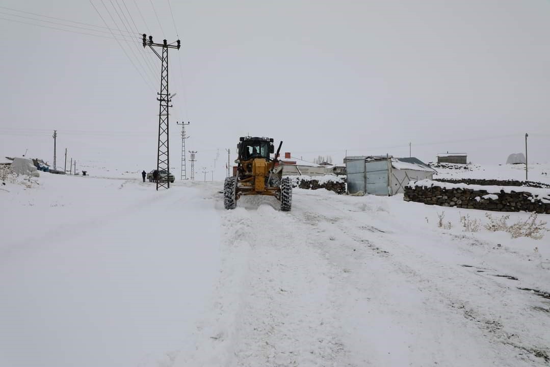 Ağrı’da 86 Köy Yolu Ulaşıma Açıldı!