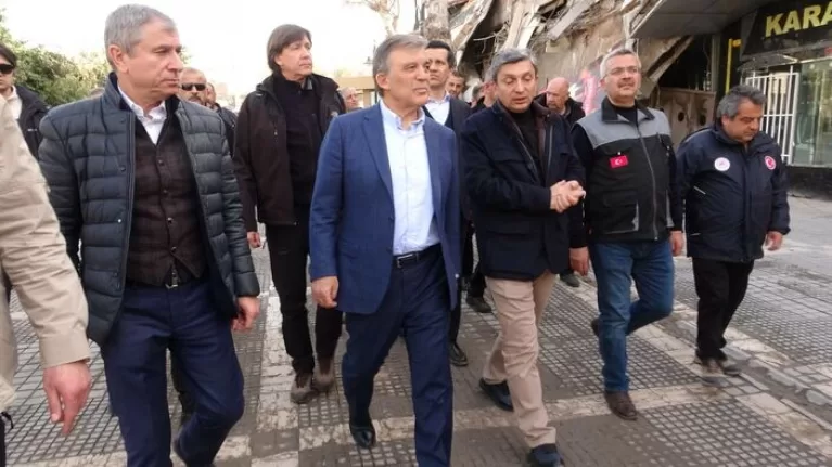 11. Cumhurbaşkanı Abdullah Gül’den deprem bölgesine ziyaret