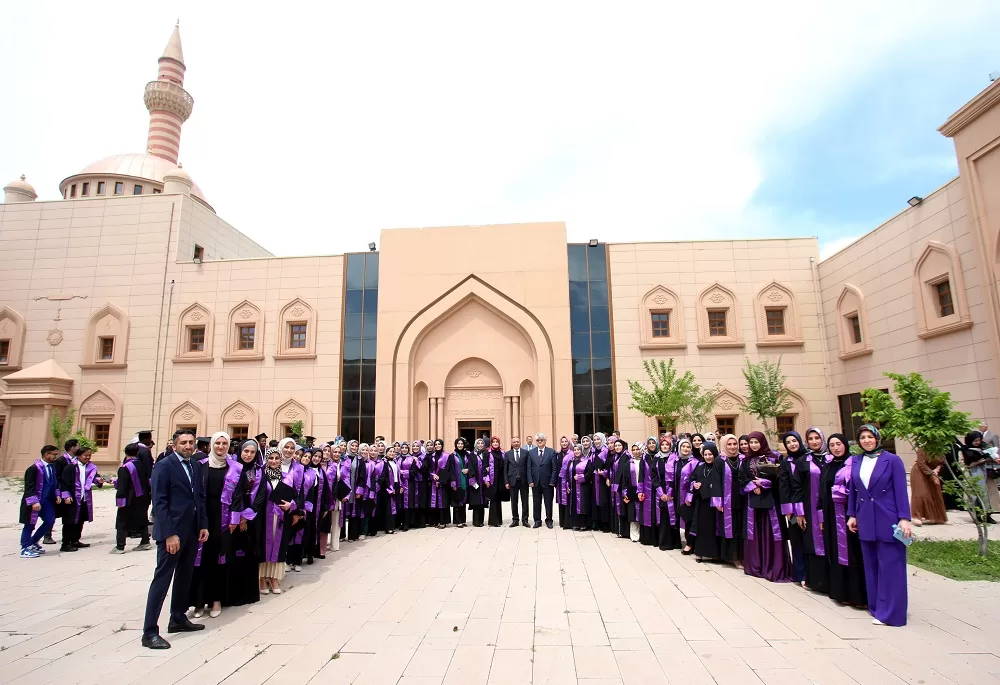 İslami İlimler Fakültesi’nde Mezuniyet Töreni Düzenlendi