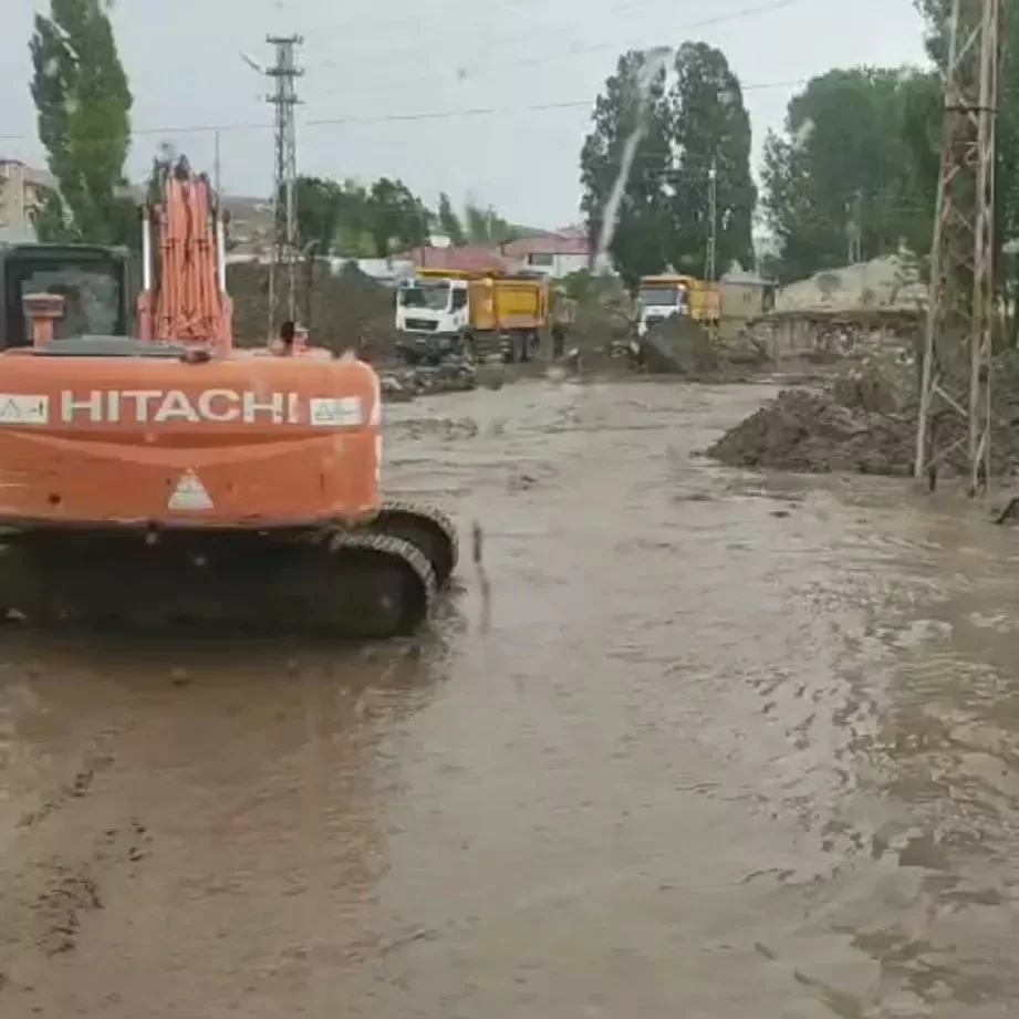 Diyadin’deki yağış sele neden oldu!