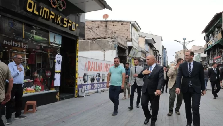 Ağrı Valisi Mustafa Koç, esnaf ziyaretinde!