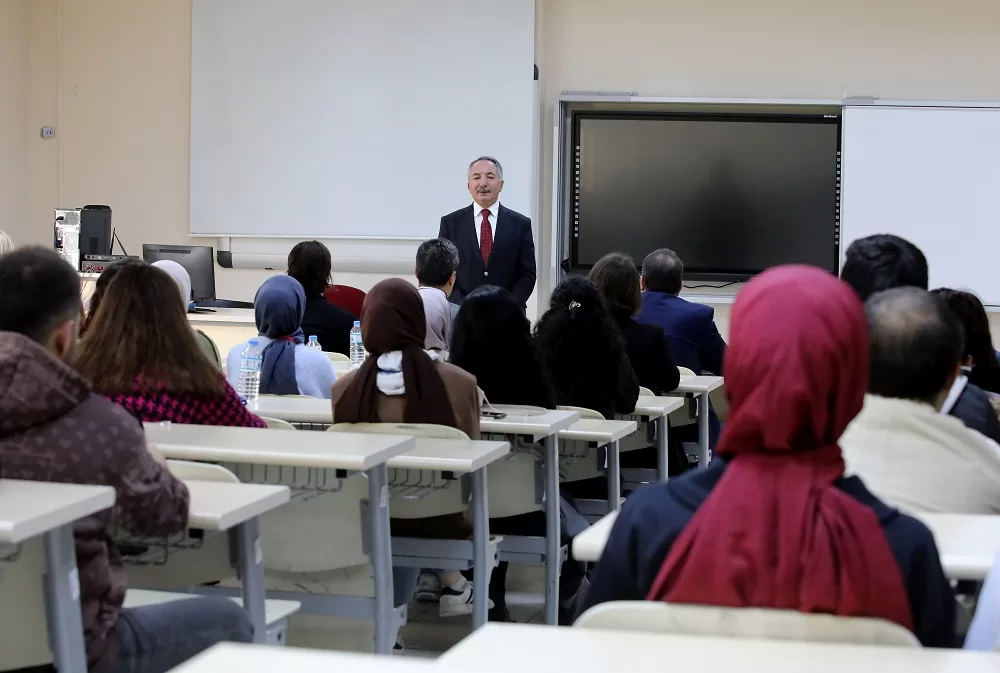 AİÇÜ’de Araştırma Projeleri Hazırlama Eğitimi Başladı