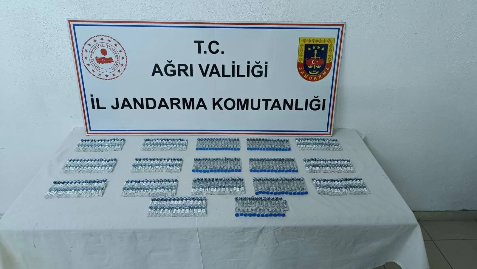 Ağrı’da kaçak tıbbi malzeme ele geçirildi!