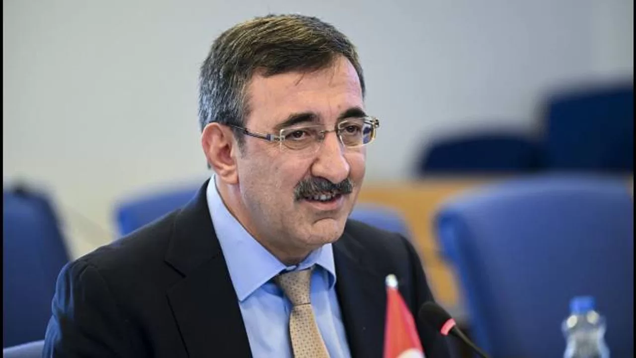 Cumhurbaşkanı Yardımcısı Yılmaz, asgari ücret açıklamasında bulundu!