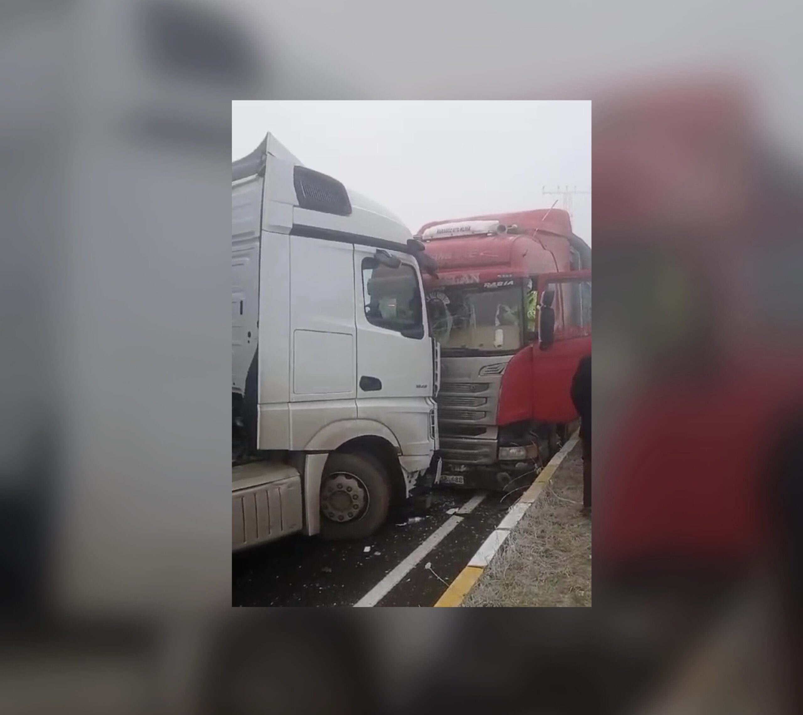 Ağrı’daki sis zincirleme kazaya neden oldu!