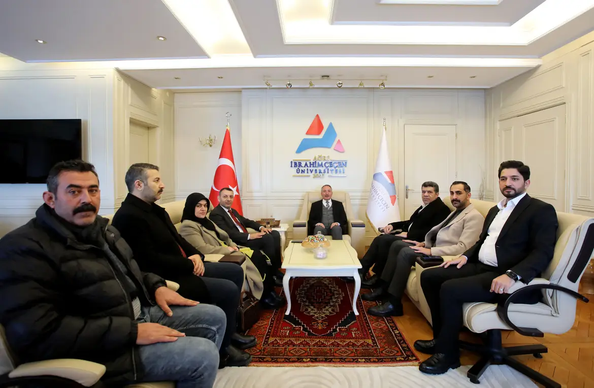 AK Parti Ağrı Belediye Başkan Adayı M. Salih Aydın, AİÇÜ Rektörü Prof. Dr. Karabulut’u ziyaret etti