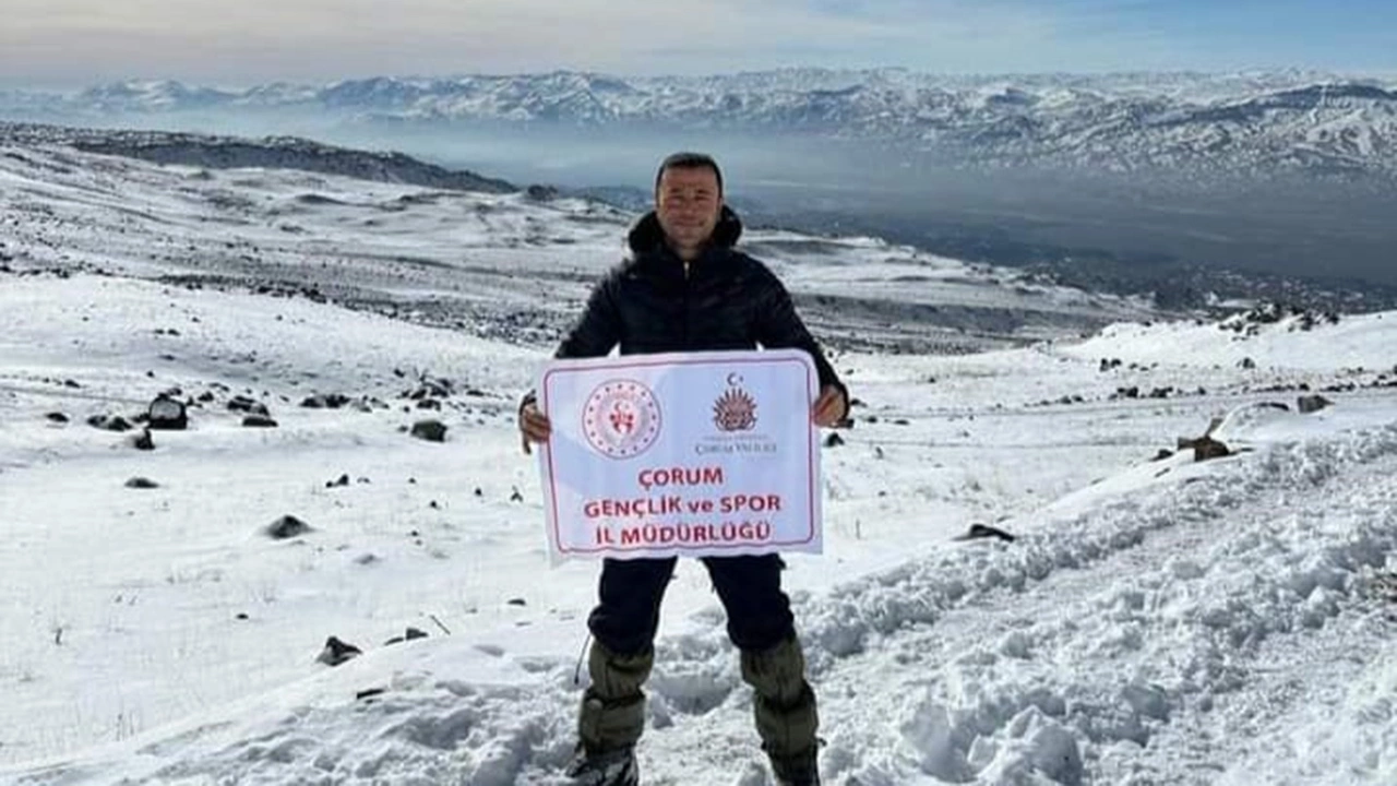 Çorumlu dağcı Ağrı Dağı’na tırmandı!