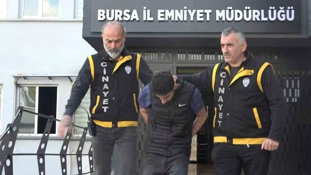 Ağrılı genç Bursa’da cinnet geçirdi!