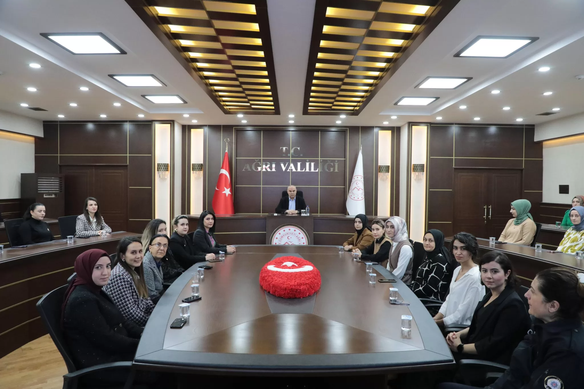 Ağrı Valisi Mustafa Koç, 8 Mart Dünya Kadınlar Günü’nü kutladı