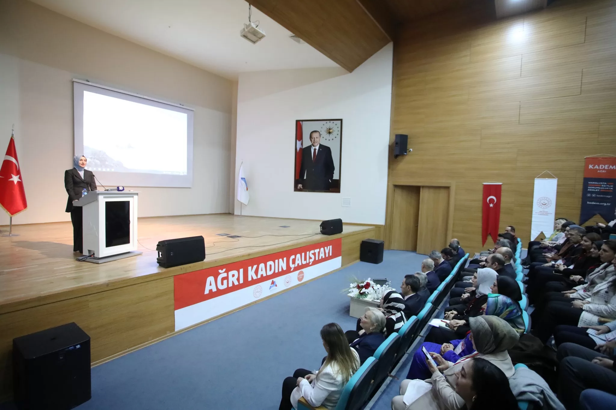 AİÇÜ Ev Sahipliğinde “Ağrı Kadın Çalıştayı” Başladı