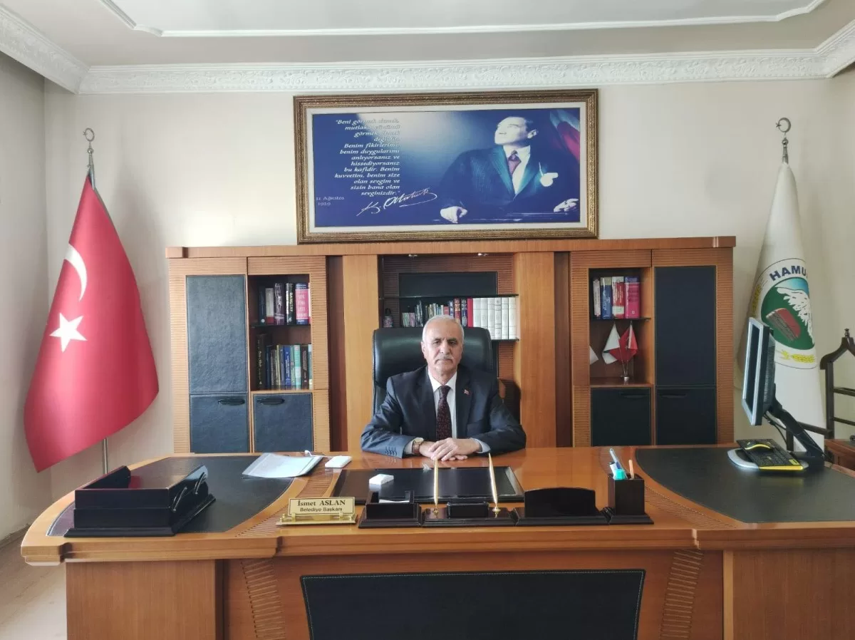 Hamur Belediye Başkanı İsmet Aslan Mazbatasını Aldı