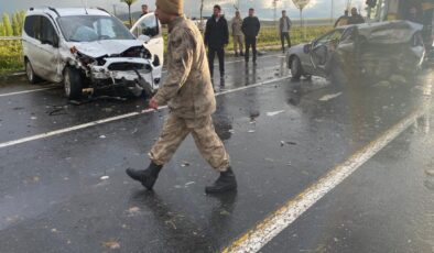 Ağrı’daki araç kazasında 5 kişi yaralandı!