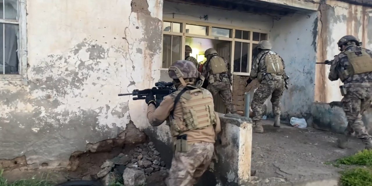 Ağrı’daki eş zamanlı operasyonda 14 kişi tutuklandı!
