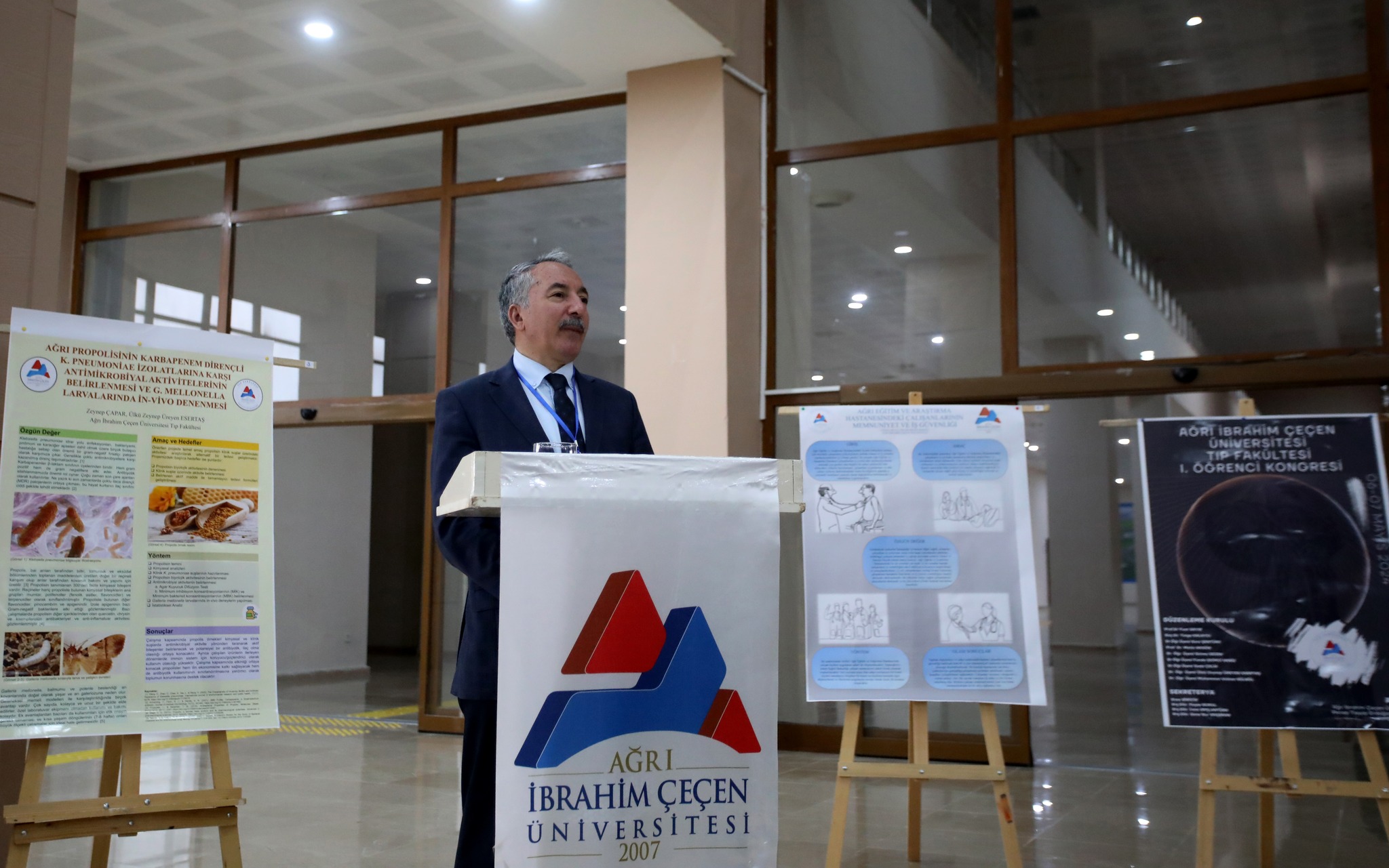 AİÇÜ’de ‘Tıp Fakültesi 1. Öğrenci Kongresi’ Başladı