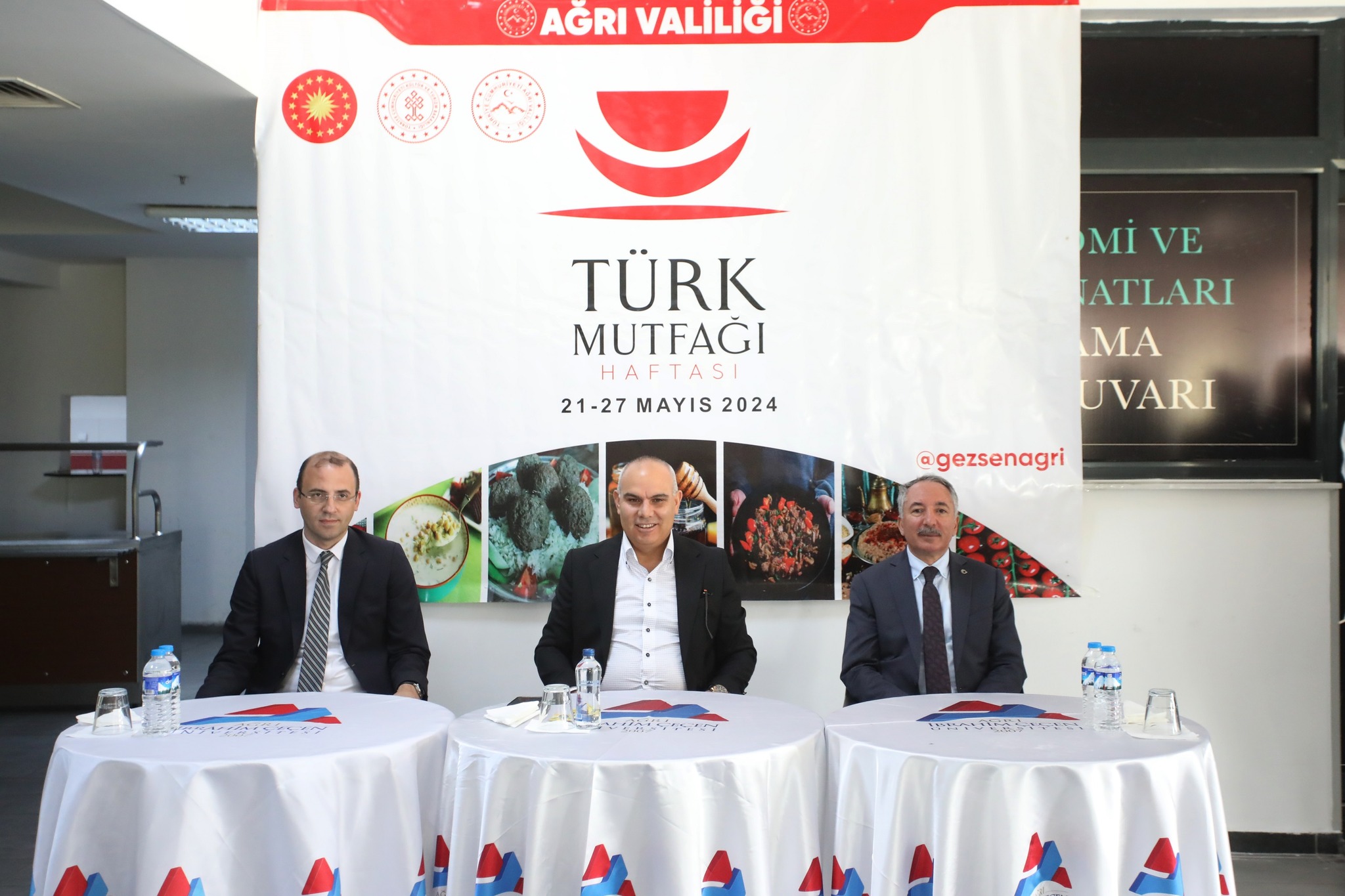 AİÇÜ’de Türk Mutfağı Haftası Kapsamında Tatlı Yarışması Düzenlendi