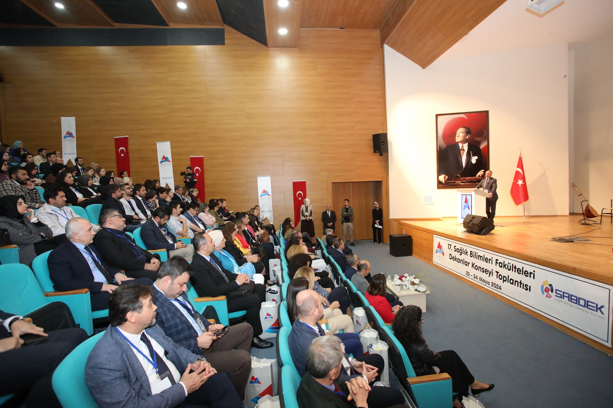 AİÇÜ’de 17. Sağlık Bilimleri Fakülteleri Dekanlar Konseyi Toplantısı Başladı