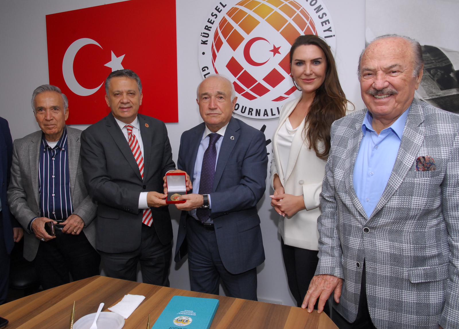 Eski Bakan Cemil Çiçek, KGK’nin konuğu oldu