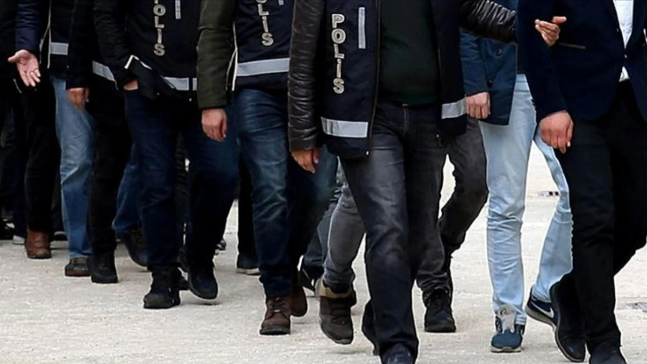 Ağrı’da ‘yasa dışı bahis’ ve ‘nitelikli dolandırıcılık’ suçlarına yönelik operasyon yapıldı!