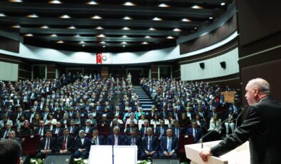 Cumhurbaşkanı Erdoğan, AK Parti’deki yeni isimleri açıkladı!