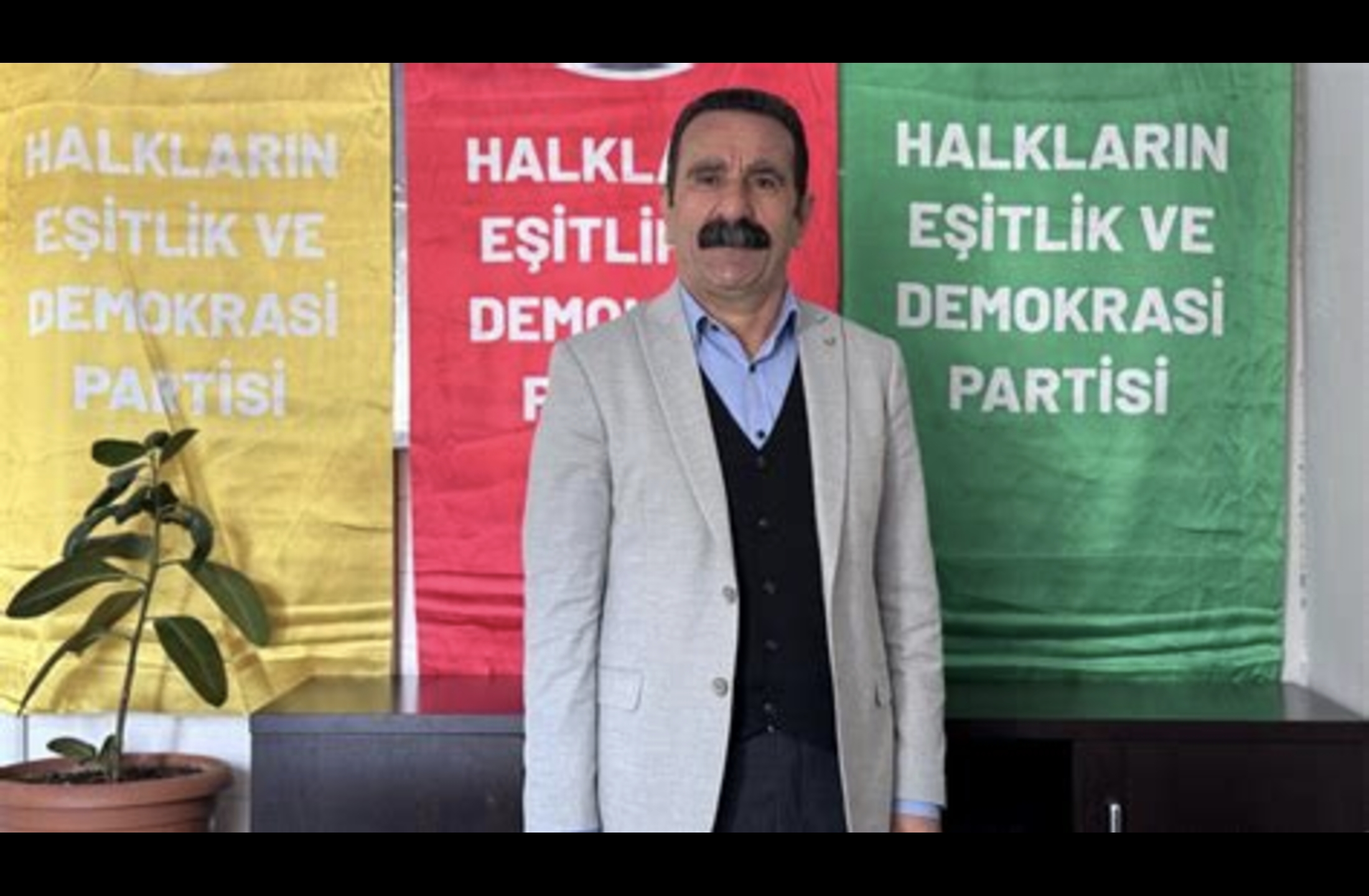 Hakkari Belediye Başkanı Mehmet Sıddık Akış görevden alındı!