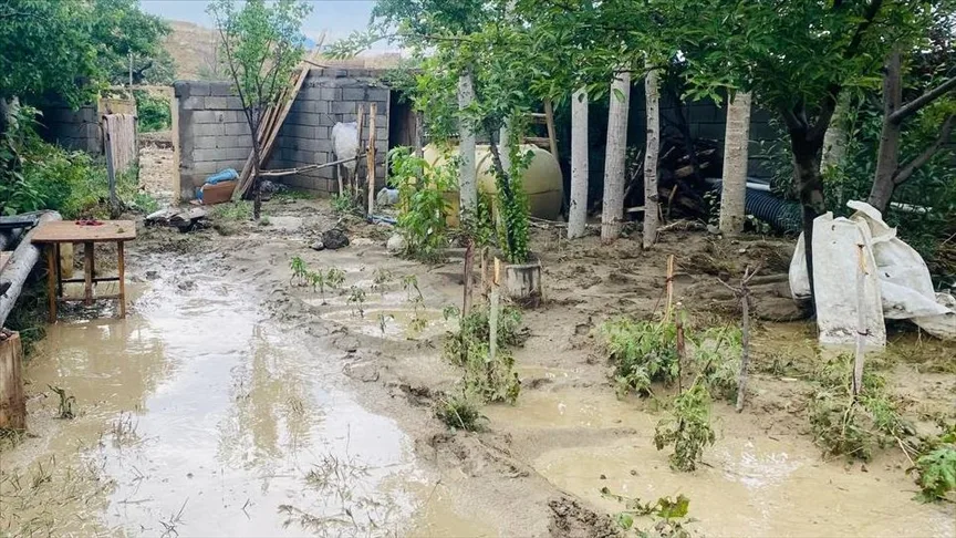 Ağrı’daki sel vatandaşları zor durumda bıraktı!