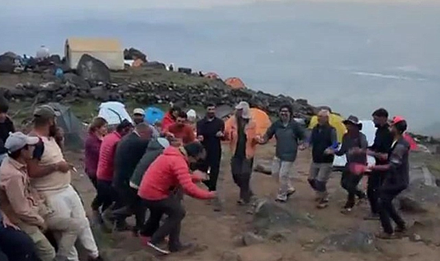 Ağrı Dağı’na tırmanan 3 dağcıdan haber alınamıyor!