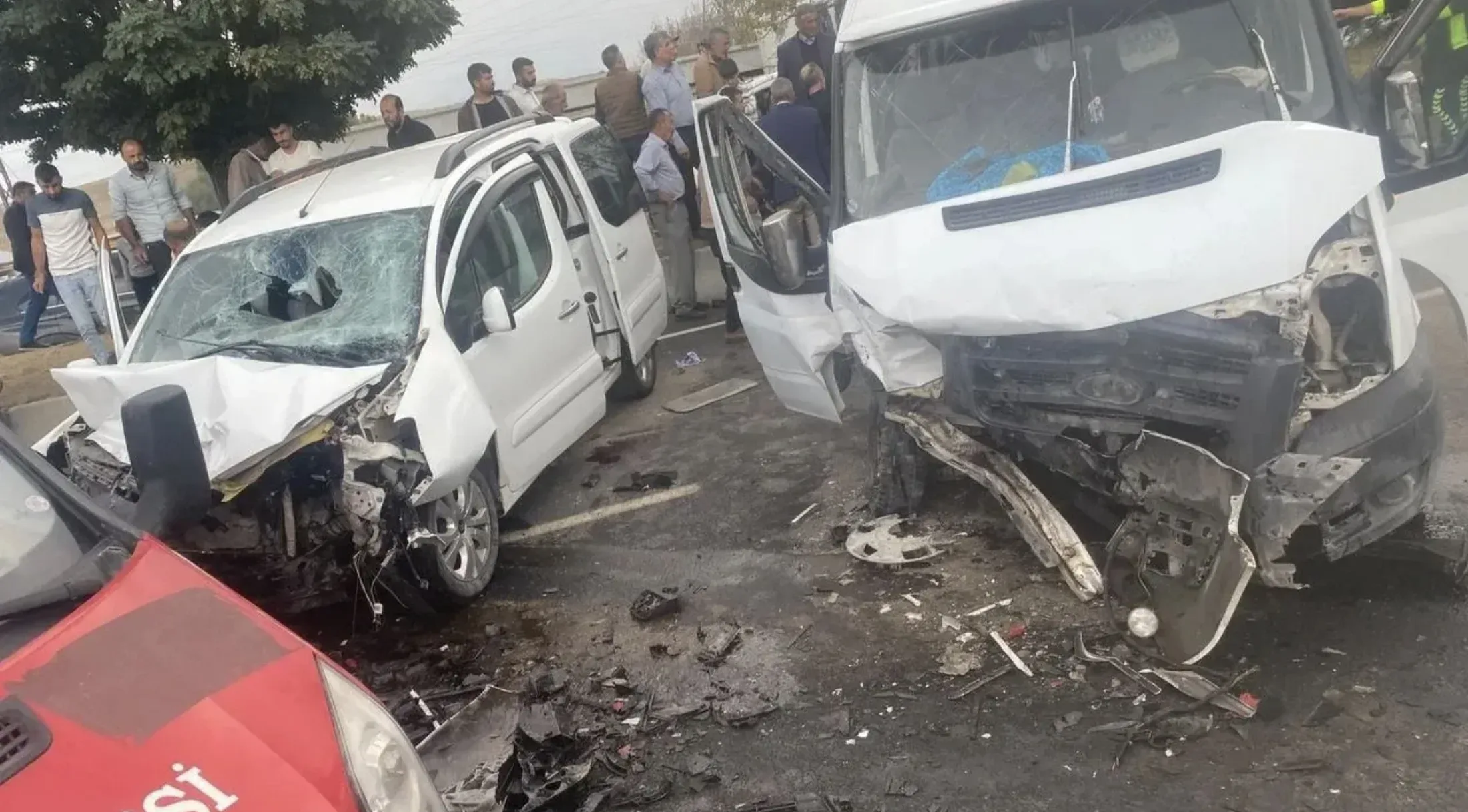 Ağrı’da öğrenci servisi ile araç çarpıştı, 1 kişi öldü!