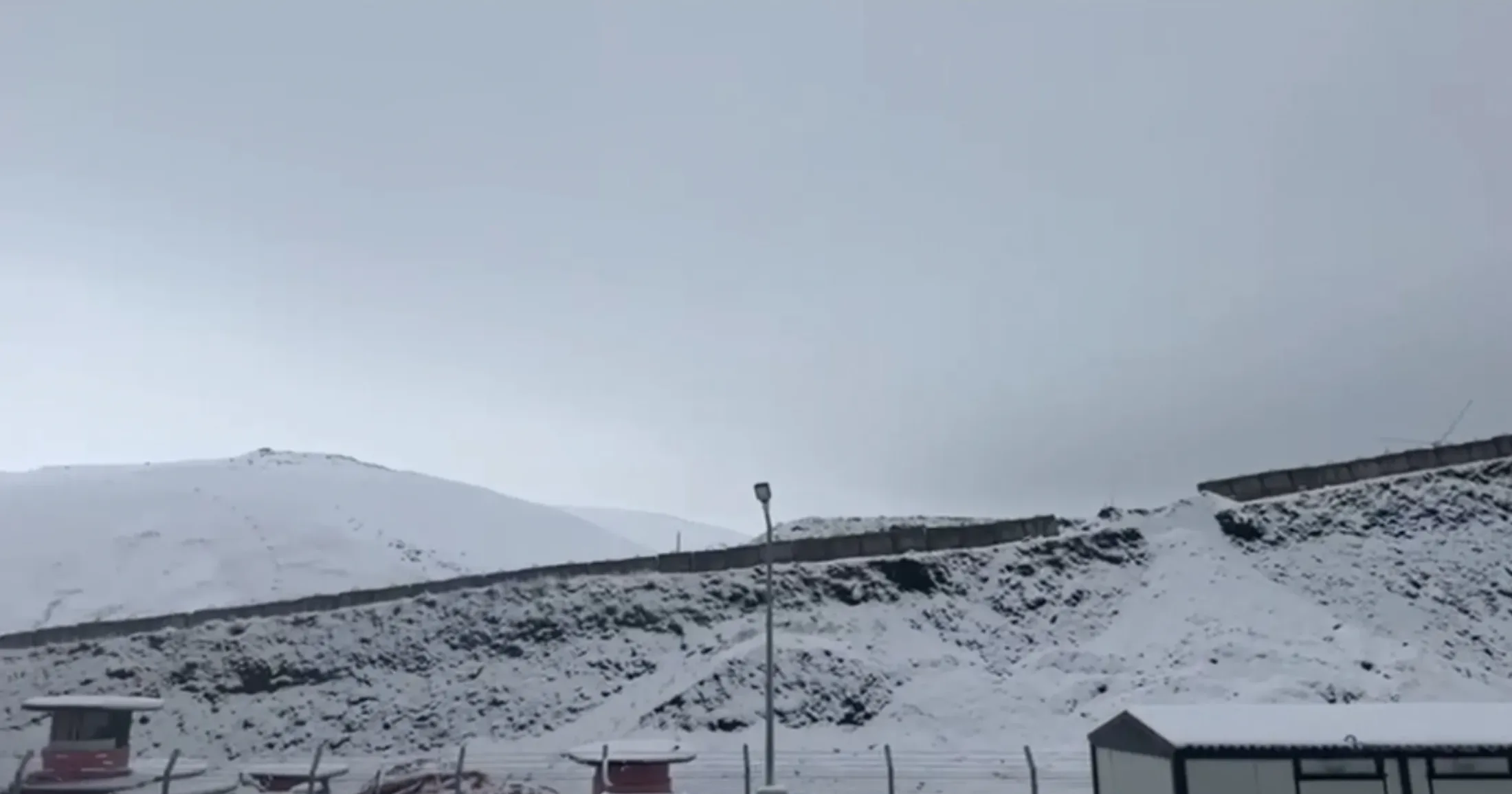 Ağrı, kara teslim oldu!