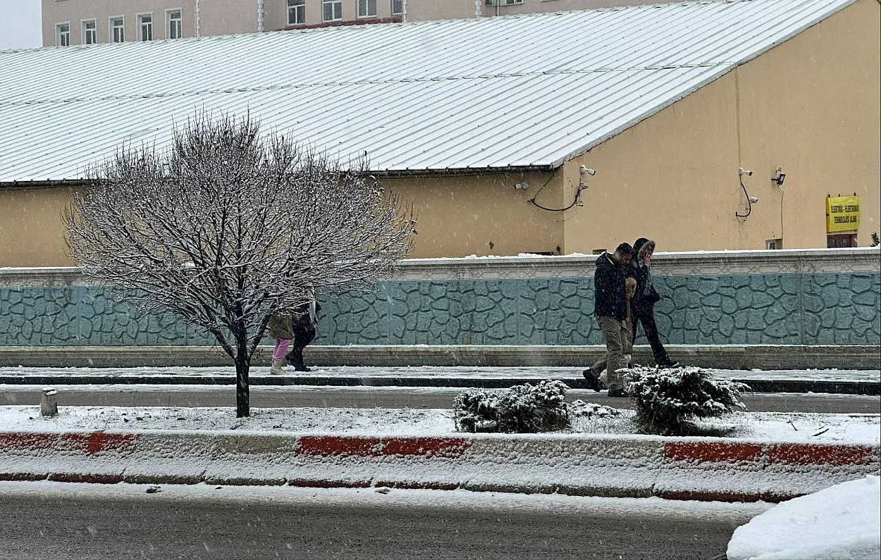 Ağrı’da kar yağışı devam edecek!