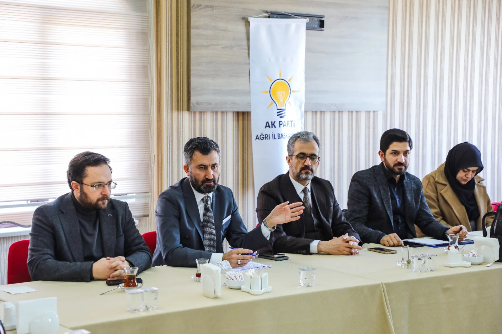 AK Parti Ağrı İl Başkanı Yıldız, basın mensuplarıyla bir arada!