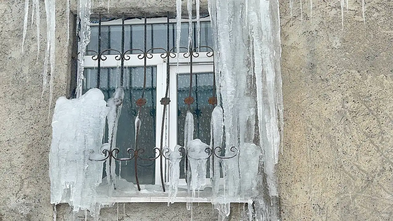 Ağrı, donmaya devam ediyor!