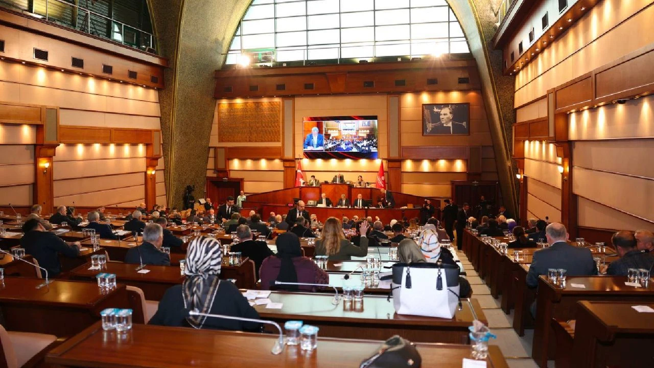 İBB Meclisi’nin olağanüstü toplantısı iptal edildi: Başkanvekilliği seçimi çarşamba günü